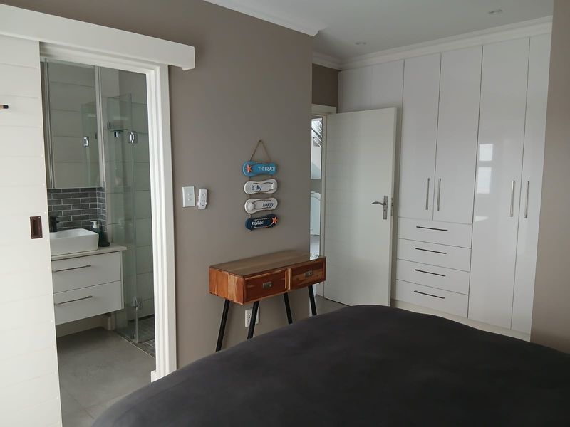 Modern Fully Furnished Coastal Home | Short-Term Rental (3–6 Months) - Photo 10