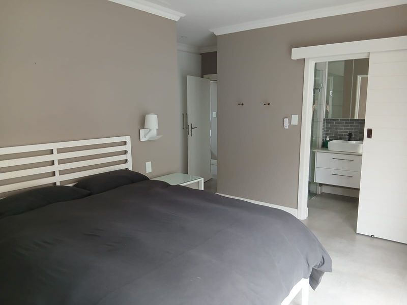 Modern Fully Furnished Coastal Home | Short-Term Rental (3–6 Months) - Photo 9