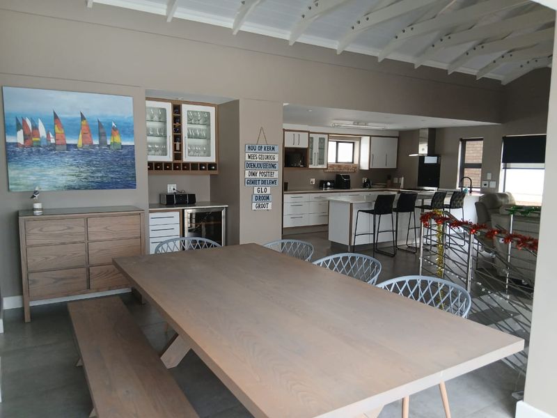 Modern Fully Furnished Coastal Home | Short-Term Rental (3–6 Months) - Photo 7