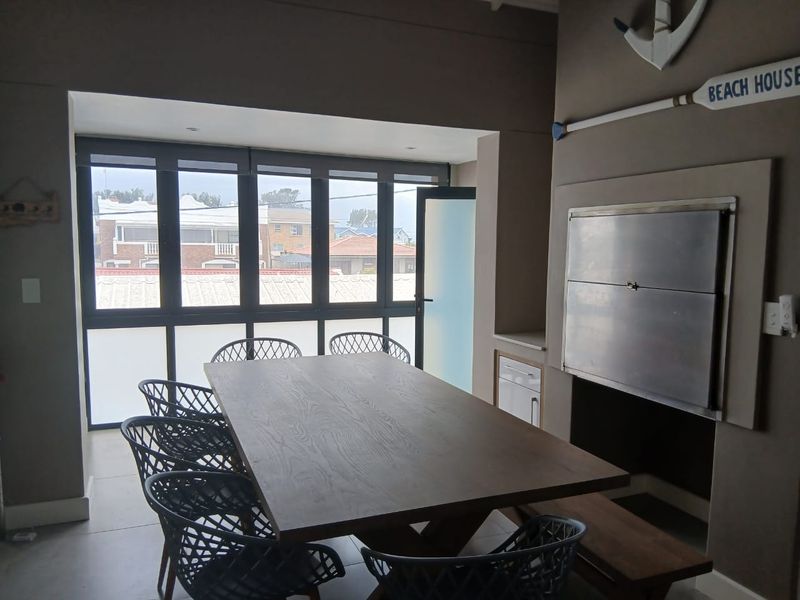 Modern Fully Furnished Coastal Home | Short-Term Rental (3–6 Months) - Photo 4