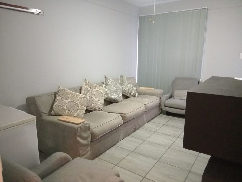 GROUND FLOOR GEM IN CENTRAL Mossel Bay – 2 BEDROOM FLAT FOR SALE! - Photo 5