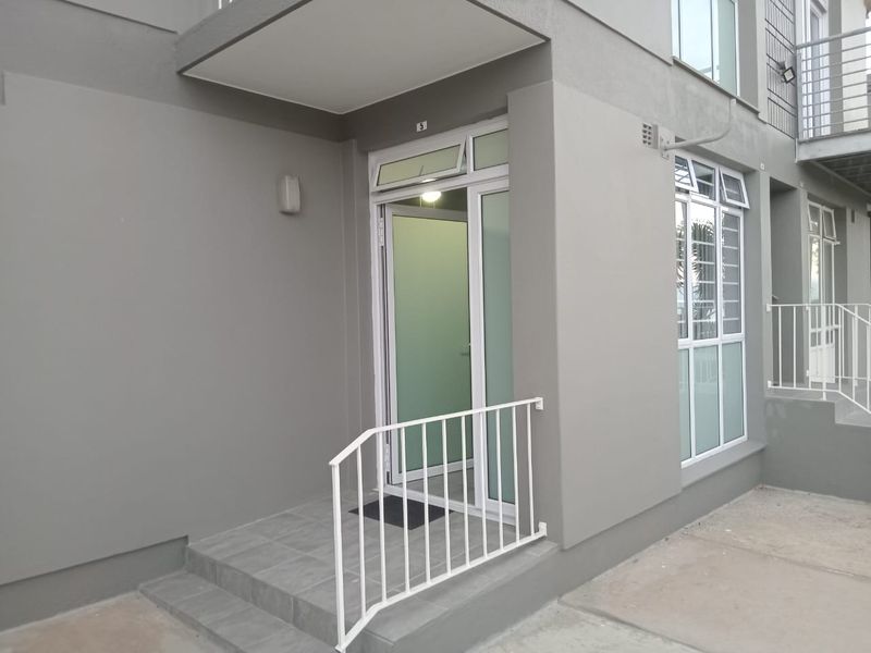 GROUND FLOOR GEM IN CENTRAL Mossel Bay – 2 BEDROOM FLAT FOR SALE! - Photo 2