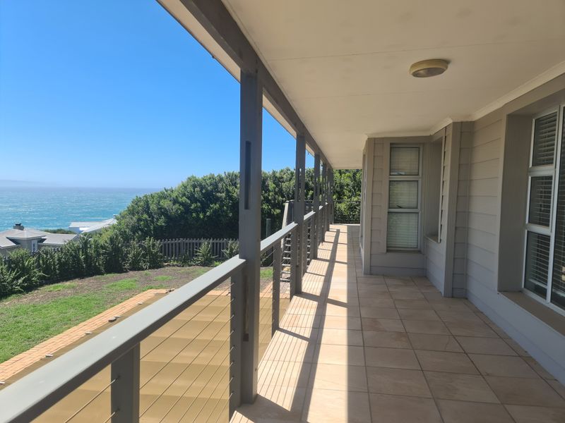 4-Bedroom Home with Sea Views in Estate – Vleesbaai - Photo 4