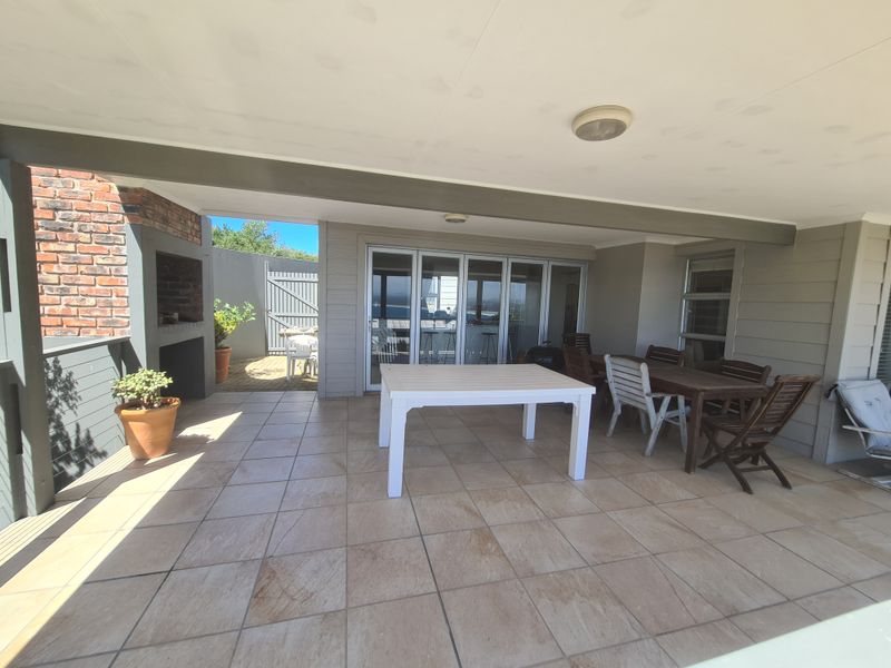 4-Bedroom Home with Sea Views in Estate – Vleesbaai - Photo 6
