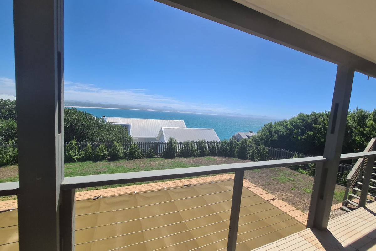 4-Bedroom Home with Sea Views in Estate – Vleesbaai - Photo 3