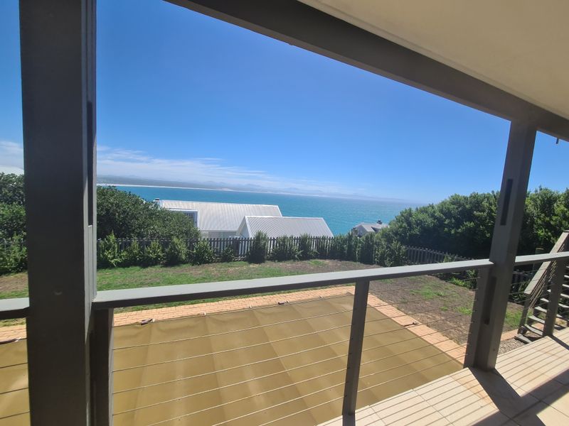 4-Bedroom Home with Sea Views in Estate – Vleesbaai - Photo 3