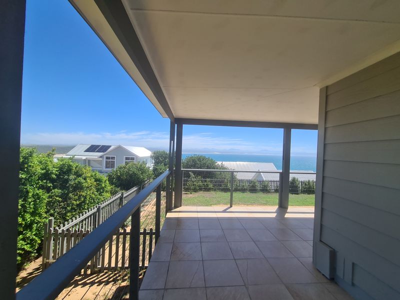 4-Bedroom Home with Sea Views in Estate – Vleesbaai - Photo 5