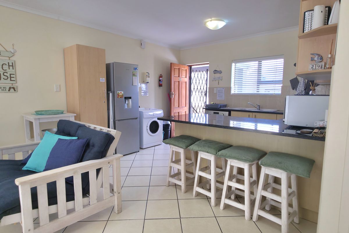 2 Bedrooms Fully Furnished Apartment - Photo 4