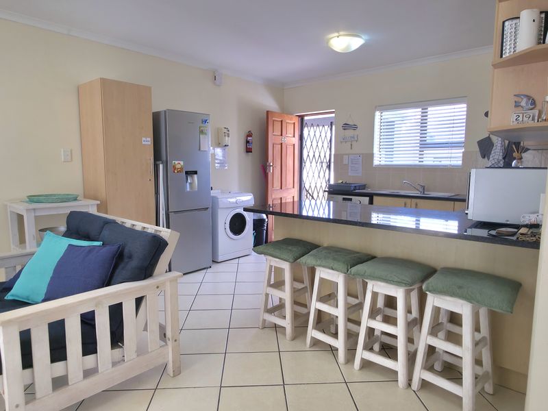 2 Bedrooms Fully Furnished Apartment - Photo 4