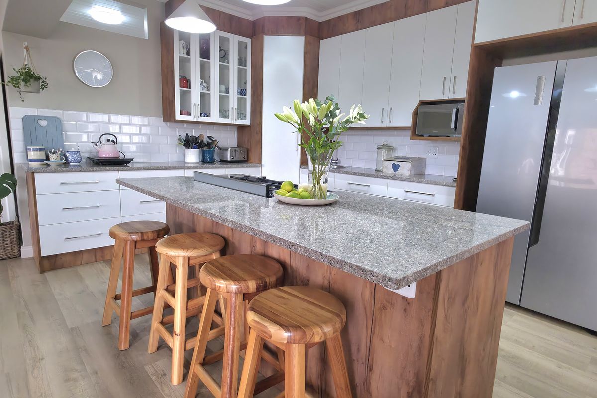 A Modern Family Home with Space, Style, and Scenic Views - Photo 2