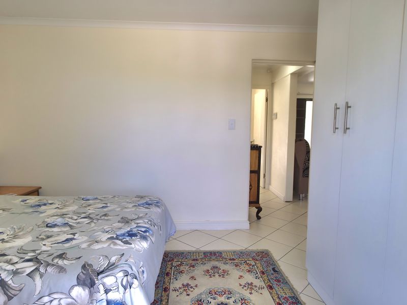 Your Cozy, Convenient Place by the Coast - Photo 6