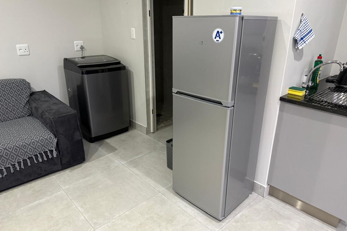 Secure, Furnished Room with Private Entrance (No Main House Access) - Photo 5