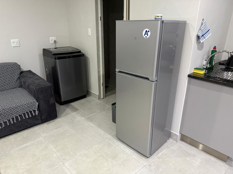 Secure, Furnished Room with Private Entrance (No Main House Access) - Photo 5