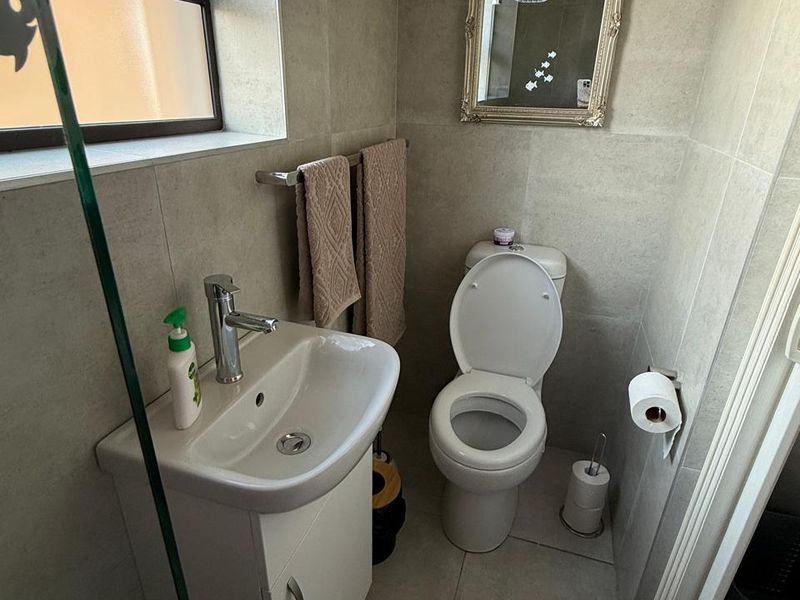 Secure, Furnished Room with Private Entrance (No Main House Access) - Photo 7