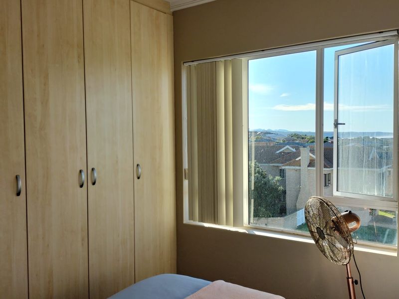 MODERN 3 BEDROOM APARTMENT WITH STUNNING SEA AND MOUNTAIN VIEWS  -  REEBOK - Photo 8