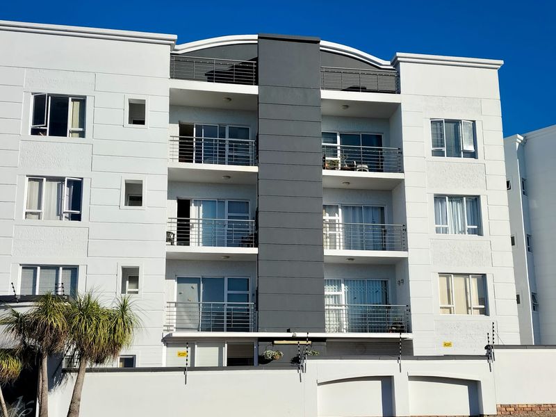 MODERN 3 BEDROOM APARTMENT WITH STUNNING SEA AND MOUNTAIN VIEWS  -  REEBOK - Photo 2