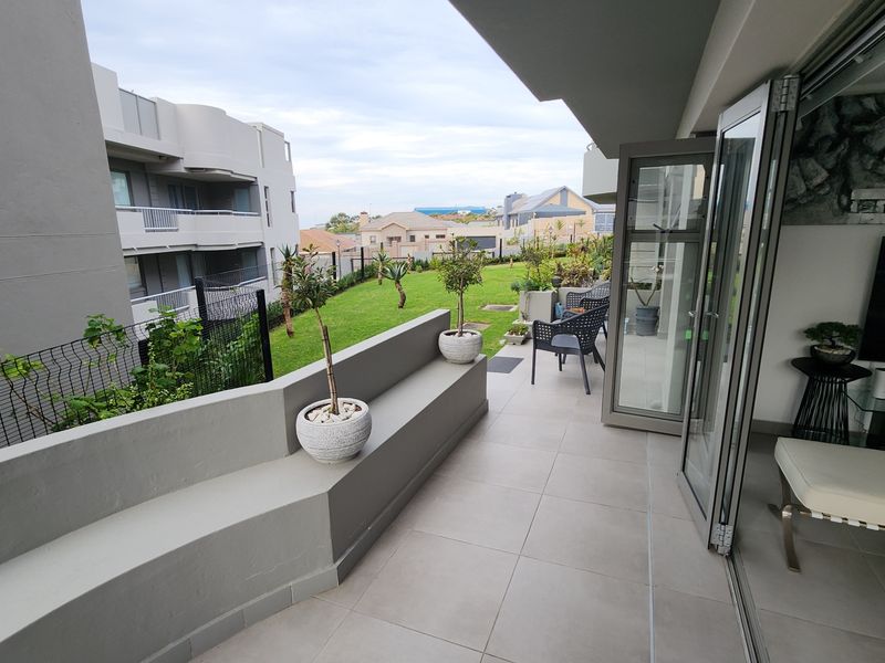 #Modern Corner Apartment with Stylish Comfort and Convenience - Photo 4