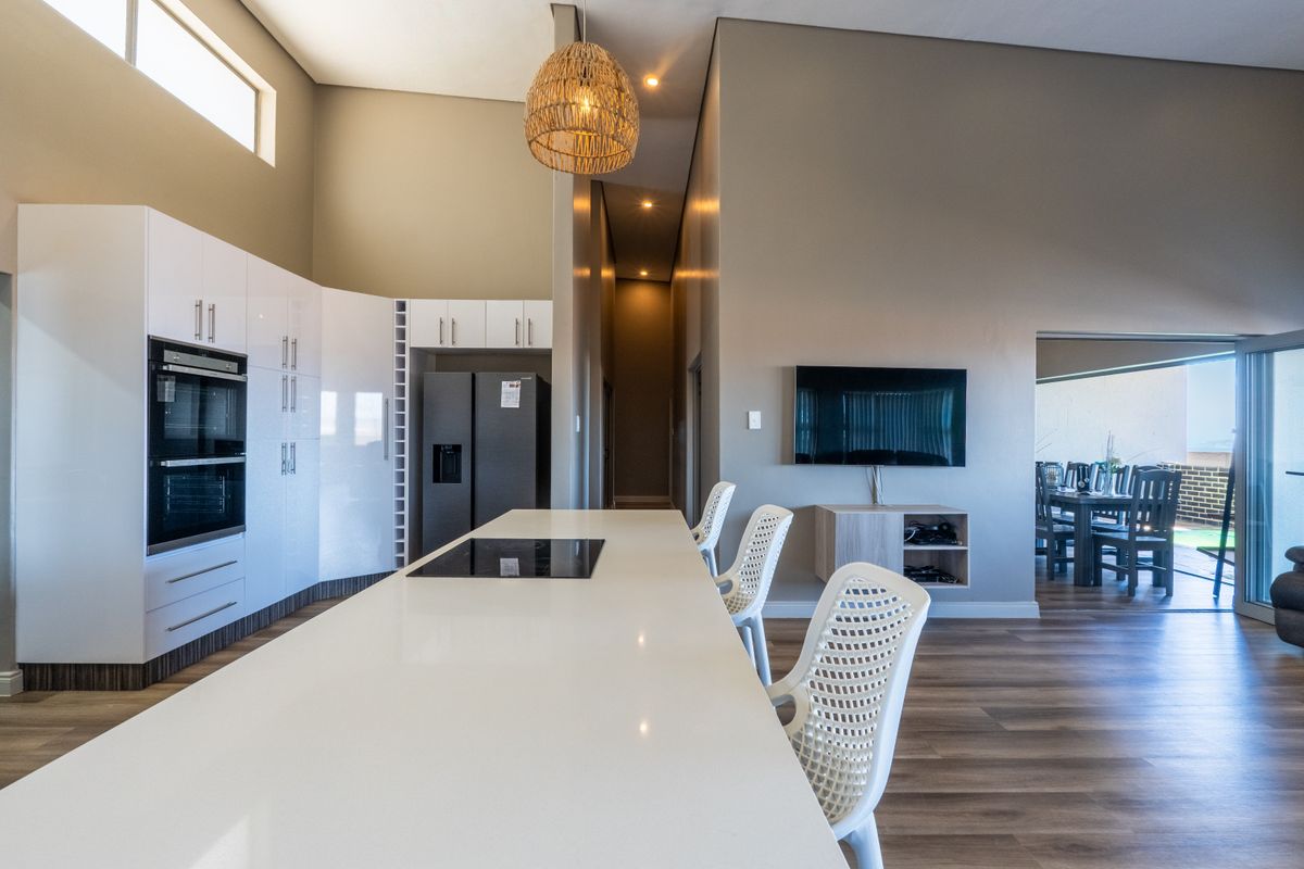Coastal Luxury & Entertainer’s Paradise in Monte Christo Eco Estate - Photo 2