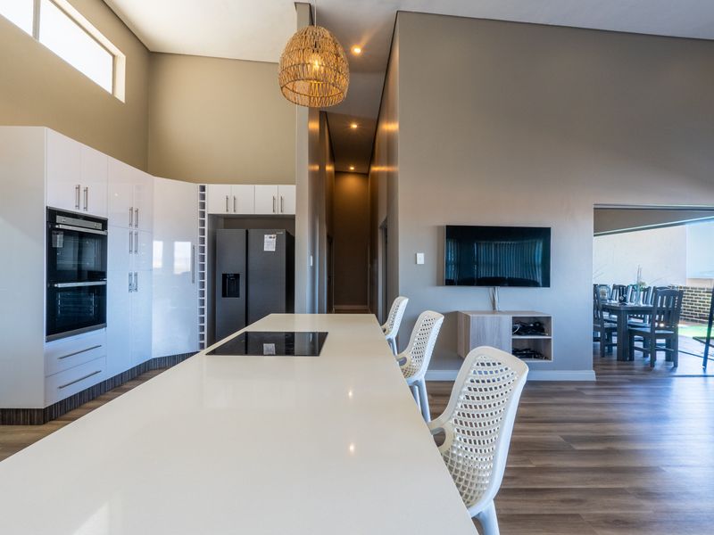 Coastal Luxury & Entertainer’s Paradise in Monte Christo Eco Estate - Photo 2