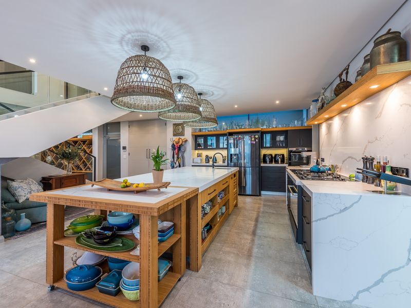 Unrivalled Coastal Grandeur on Pinnacle Point – Where Luxury Meets the Horizon - Photo 10