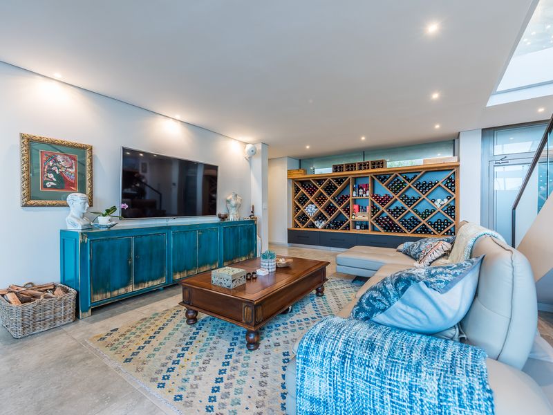 Unrivalled Coastal Grandeur on Pinnacle Point – Where Luxury Meets the Horizon - Photo 8