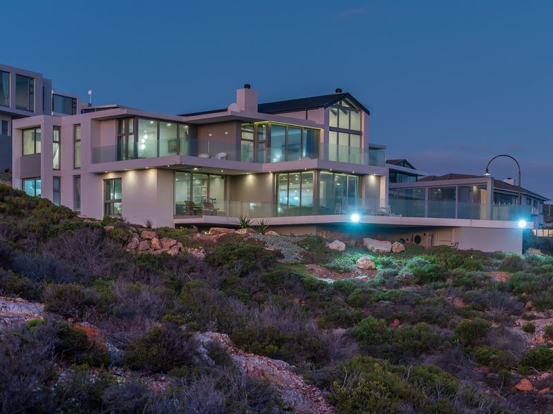 Unrivalled Coastal Grandeur on Pinnacle Point – Where Luxury Meets the Horizon - Photo 7