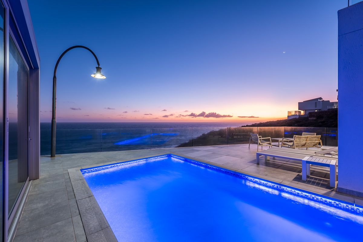 Unrivalled Coastal Grandeur on Pinnacle Point – Where Luxury Meets the Horizon - Photo 5