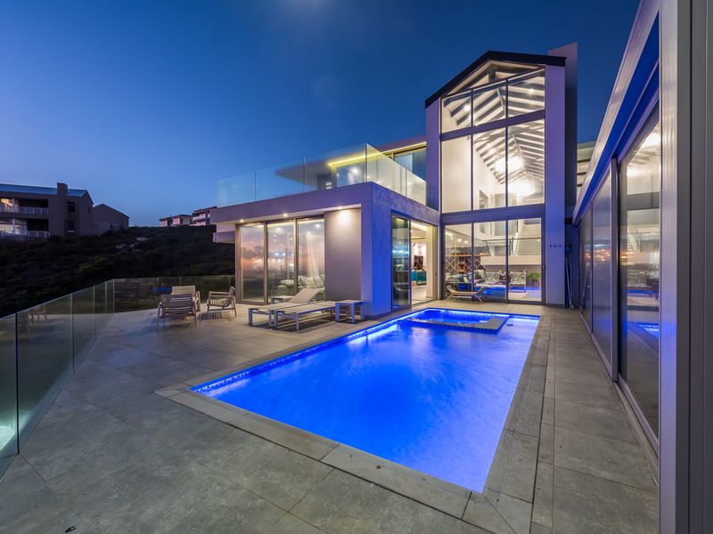 Unrivalled Coastal Grandeur on Pinnacle Point – Where Luxury Meets the Horizon - Photo 6