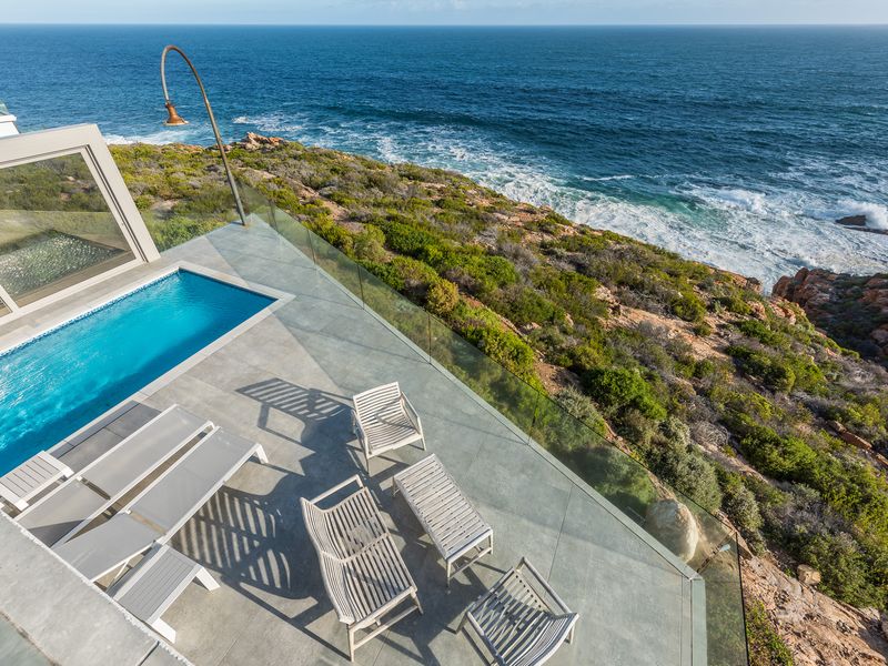 Unrivalled Coastal Grandeur on Pinnacle Point – Where Luxury Meets the Horizon - Photo 2