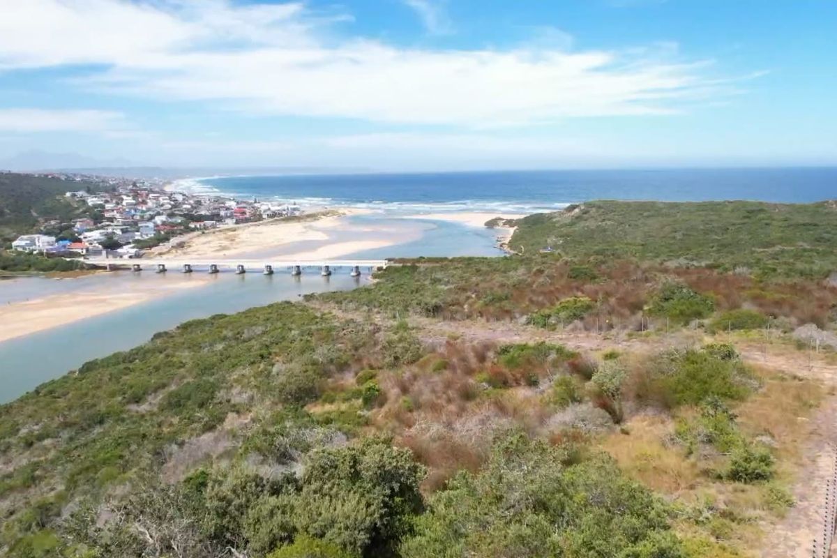 Building package only, Excluding land and ground works. - Photo 5