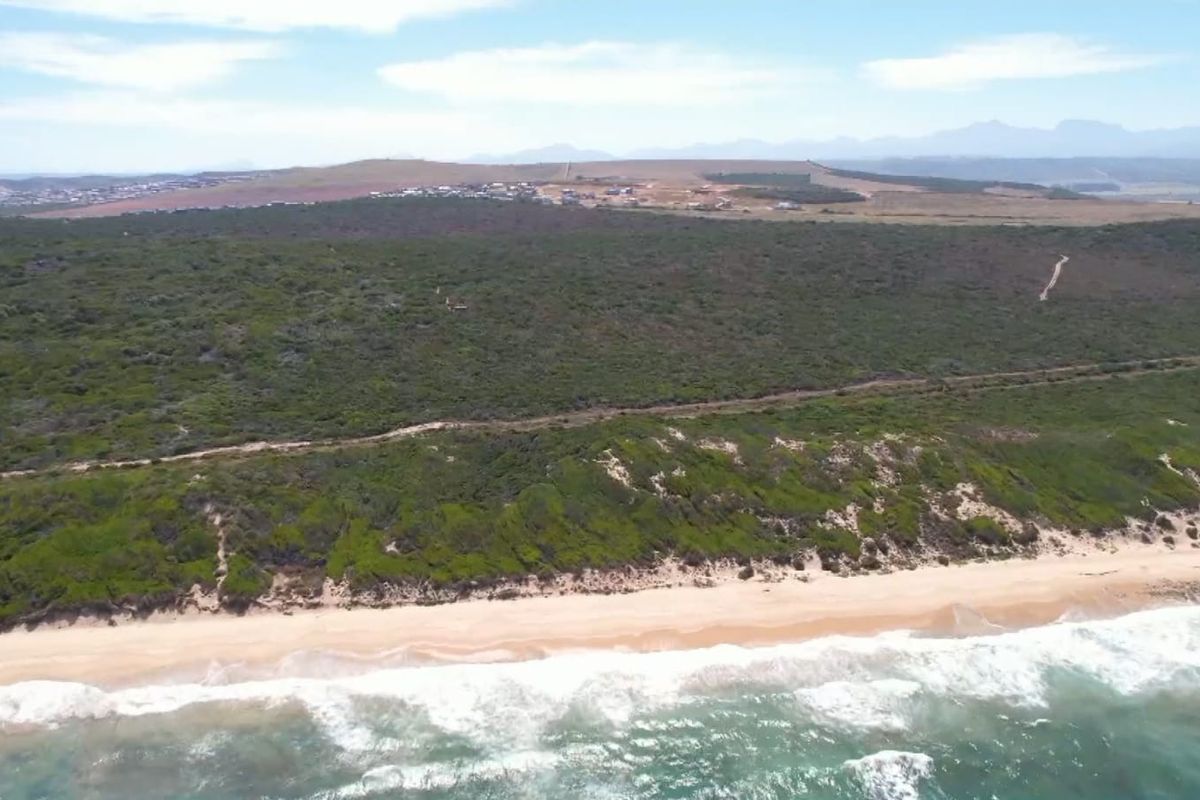 Building package only, Excluding land and ground works. - Photo 5