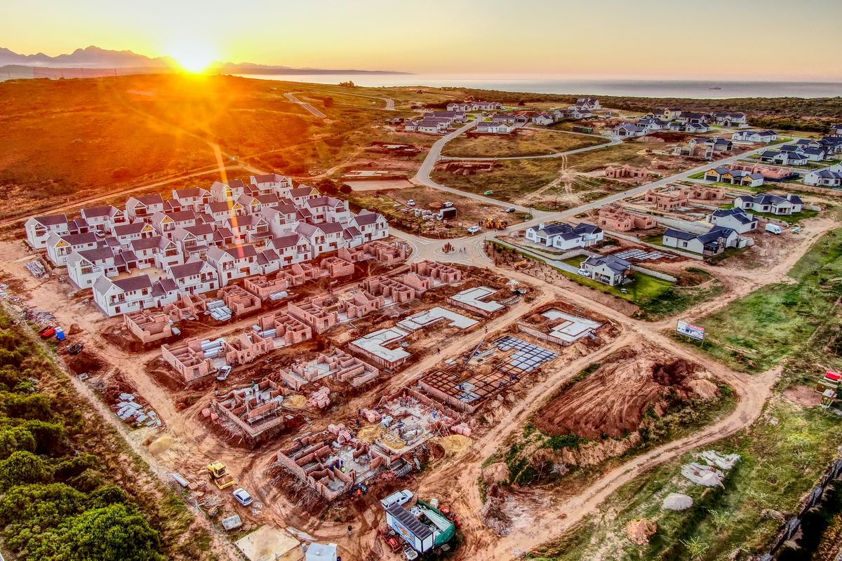 Building package only, Excluding land and ground works! - Photo 3