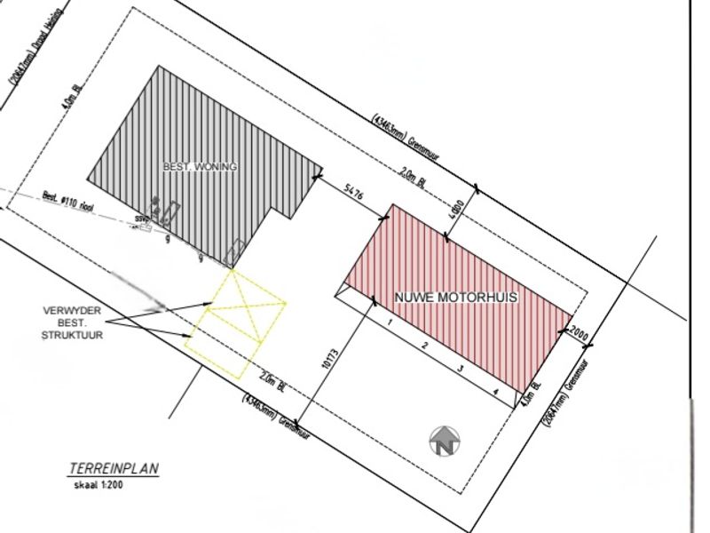 A site plan showing the existing dwelling and the proposed new garage structure on the property plot.