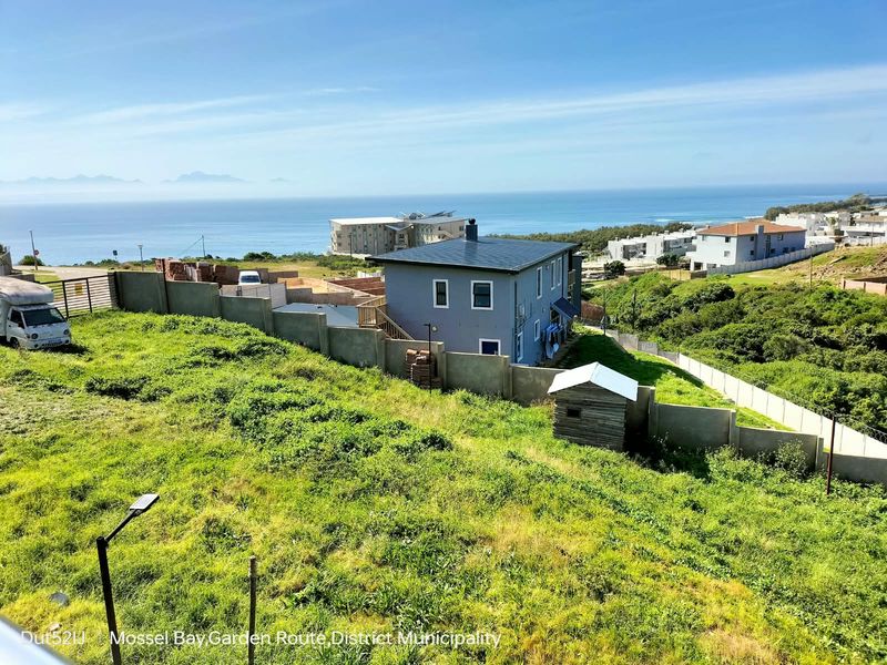 VACANT LAND WITH SPECTACULAR SEA VIEWS IN DE BAKKE, MOSSEL BAY - Photo 6