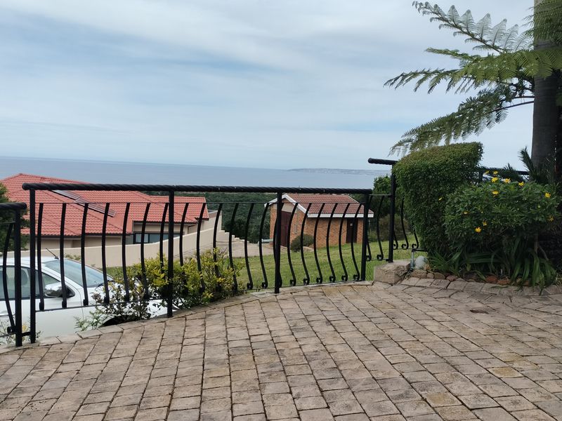 SEA VIEWS, STUNNING POOL  & A PRICE THAT'S HARD TO BEAT ........ - Photo 4