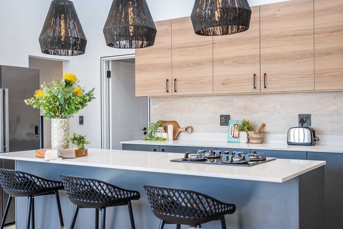 Luxury Living Meets Family Adventure, Hillside Park, Mossel Bay - Photo 2