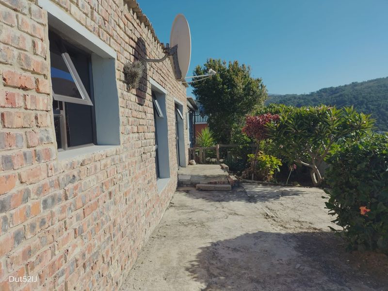 FAMILY HOME WITH BEAUTIFUL MOUNTAIN & VALLEY VIEWS :  Greenhaven, Groot Brak River - Photo 7