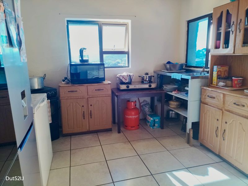 FAMILY HOME WITH BEAUTIFUL MOUNTAIN & VALLEY VIEWS :  Greenhaven, Groot Brak River - Photo 6