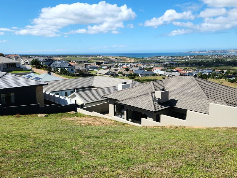 Build Your Dream Home with a Distant Sea View in Monte Christo - Photo 8