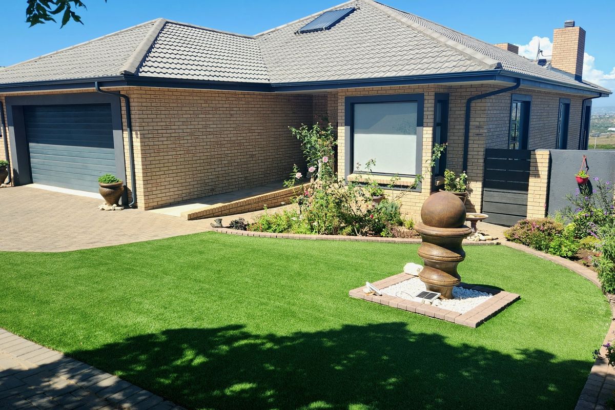 Modern Single-Level Coastal Living in Monte Christo Estate – Stylish, Secure & Designed for Entertai - Photo 2