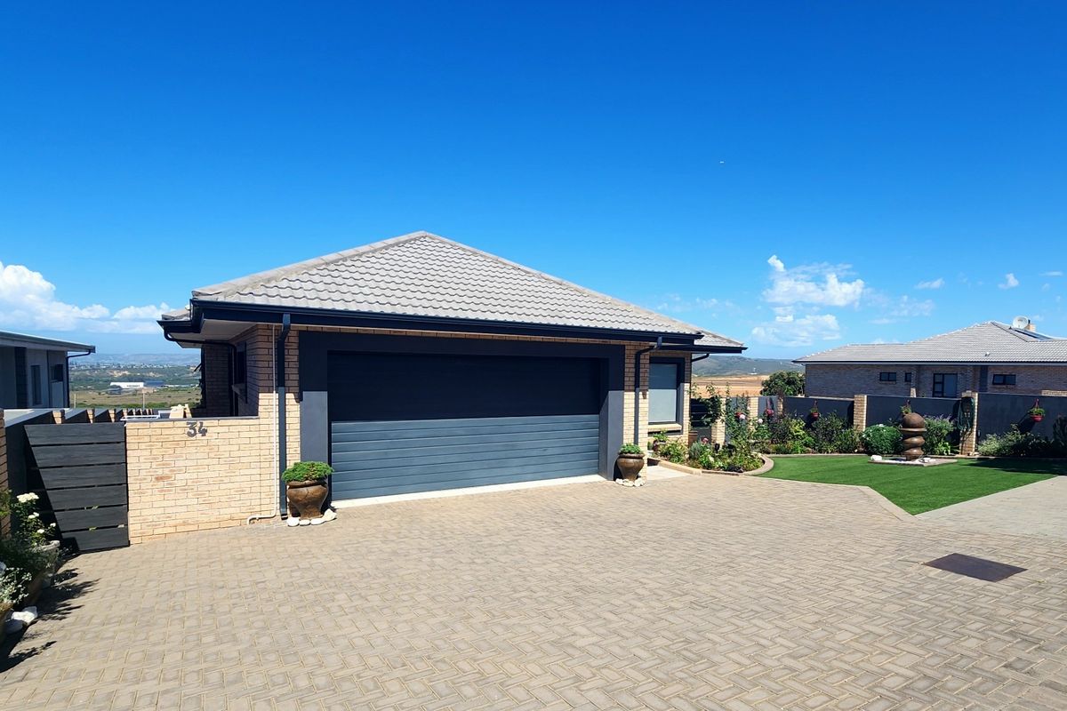 Modern Single-Level Coastal Living in Monte Christo Estate – Stylish, Secure & Designed for Entertai - Photo 3