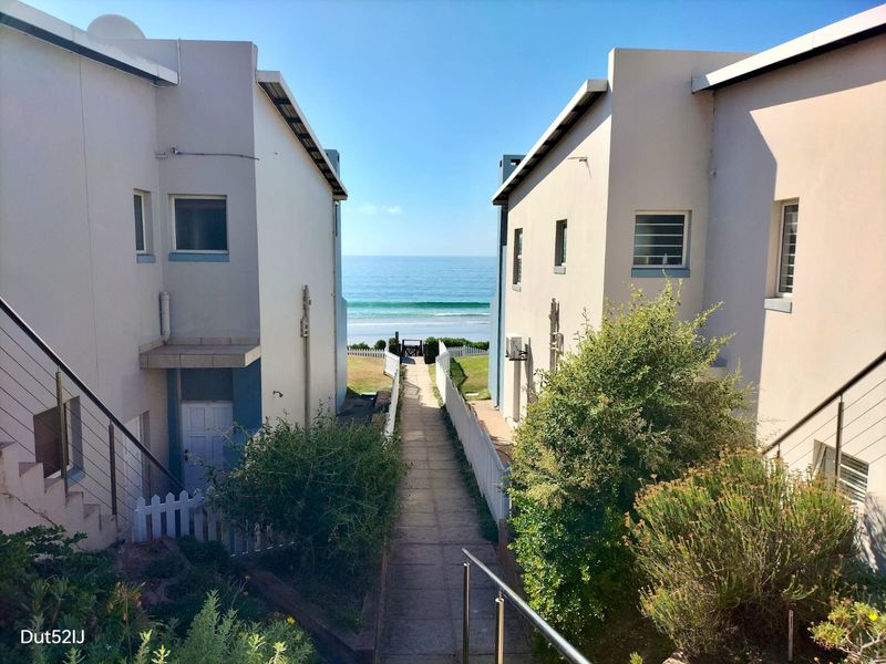 STUNNING BEACHFRONT APARTMENT IN SECURE BEACH COMPLEX - Photo 8