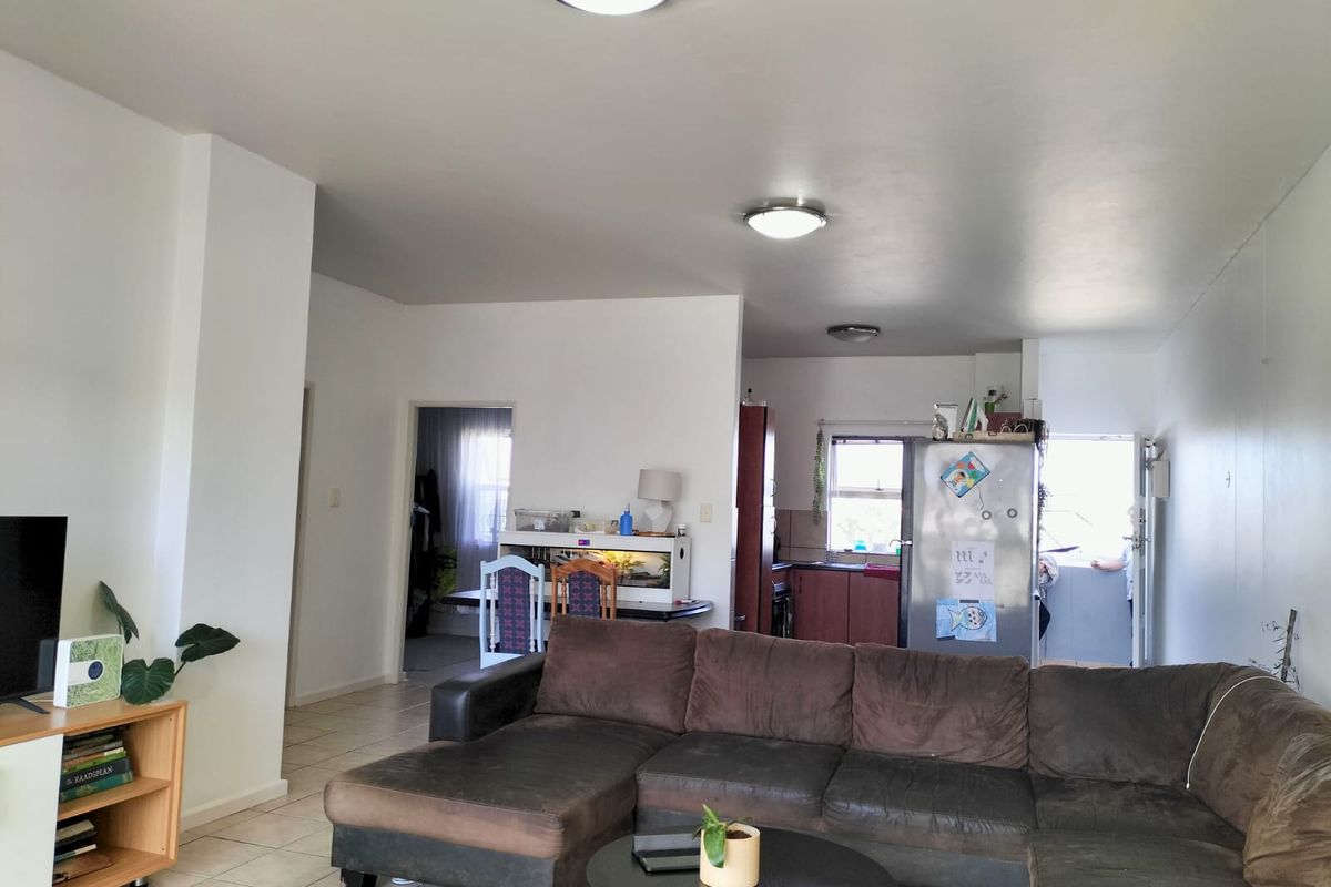 STUNNING BEACHFRONT APARTMENT IN SECURE BEACH COMPLEX - Photo 2