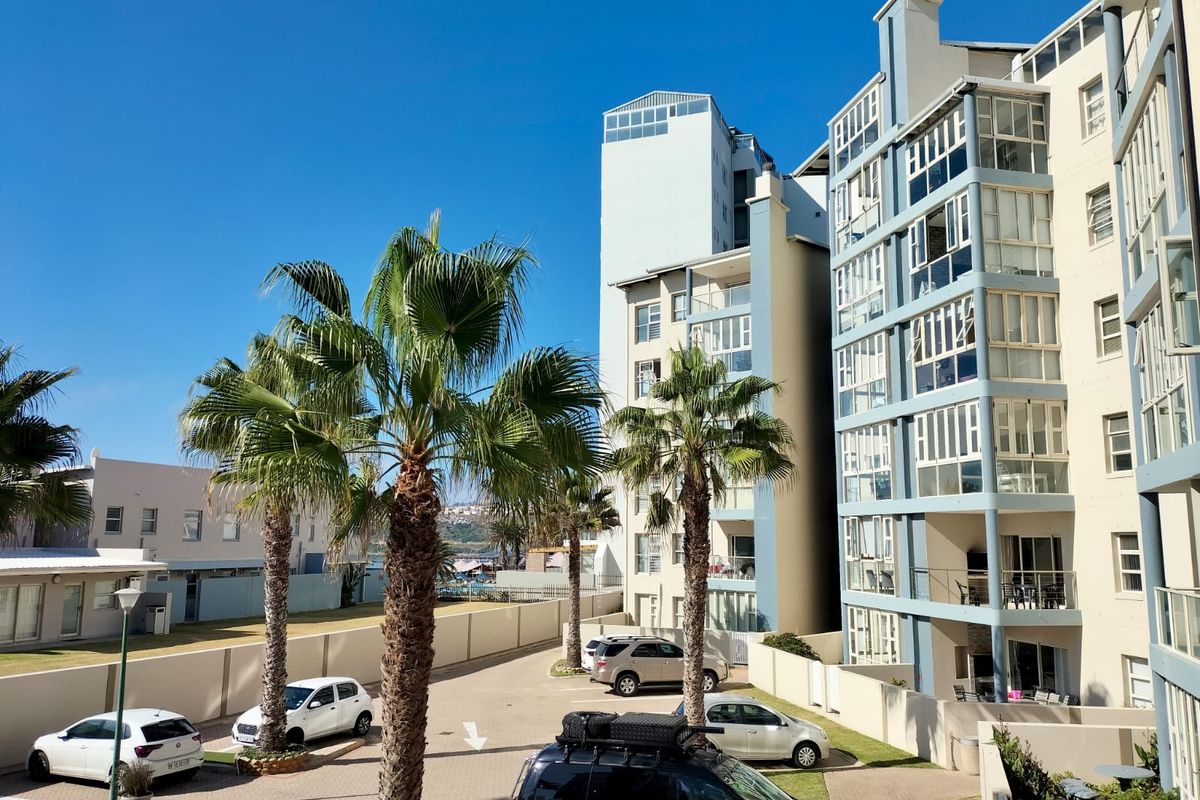 STUNNING BEACHFRONT APARTMENT IN SECURE BEACH COMPLEX - Photo 3