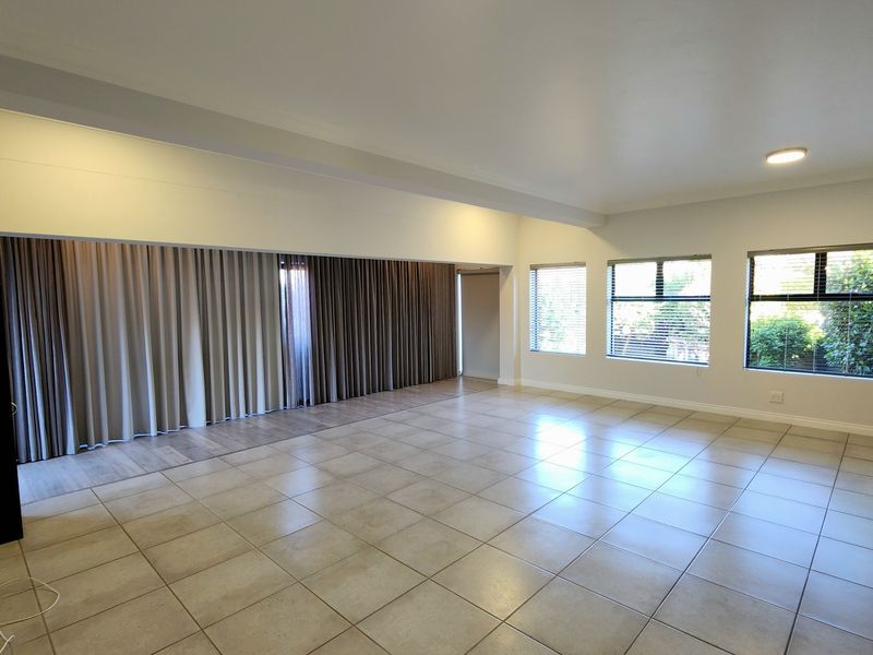 Exceptional Modern Coastal Living in a Prime Location - Photo 5