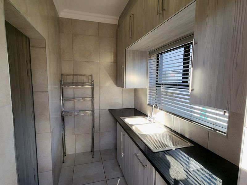 Exceptional Modern Coastal Living in a Prime Location - Photo 8