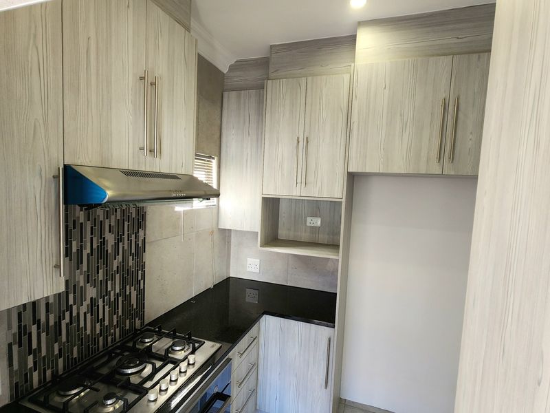 Exceptional Modern Coastal Living in a Prime Location - Photo 6