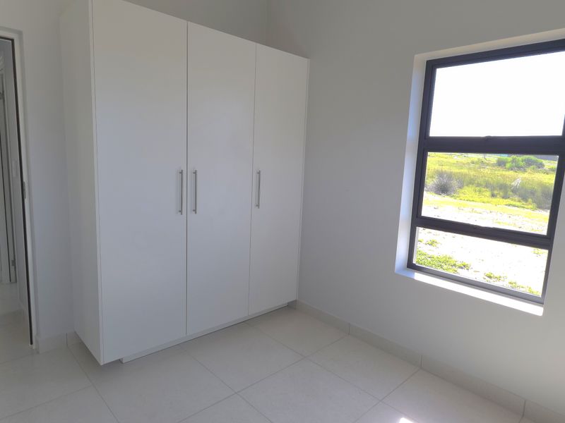 Sunny North-Facing Corner Apartment in Hartland Retirement Estate - Photo 10