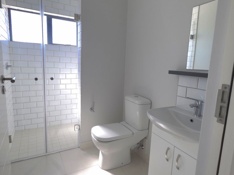 Sunny North-Facing Corner Apartment in Hartland Retirement Estate - Photo 8