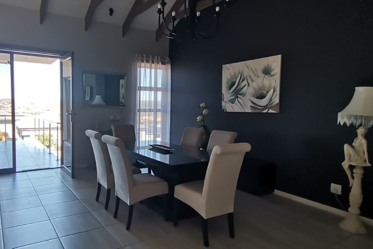 Modern Family Home Offering Comfort, Space & Seamless Flow - Photo 4